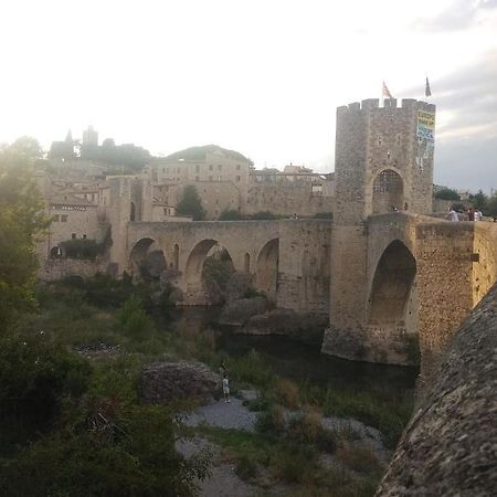 Can Silvestre Besalú Exteriör bild